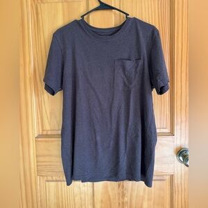Pact 100% organic cotton pocket t shirt men’s size small